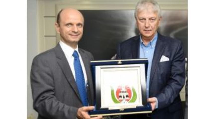 Makedonya İle Ekonomide De G&uuml;&ccedil;l&uuml; İlişkiler D&ouml;nemi