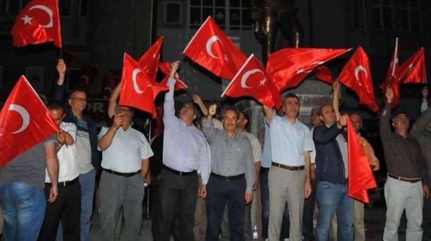 Akşehir&rsquo;de Demokrasi N&ouml;beti S&uuml;r&uuml;yor