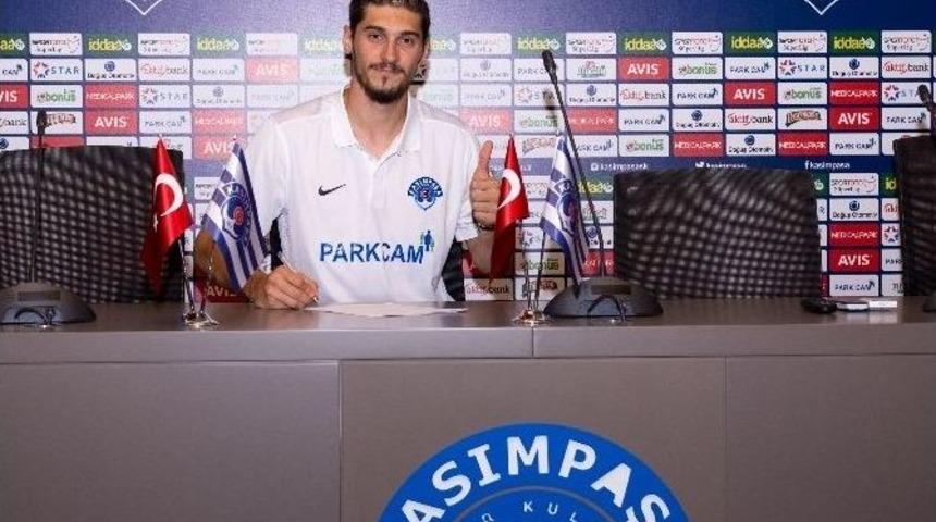 Kasımpaşa, Batuhan Altıntaş&rsquo;ı Renklerine Bağladı