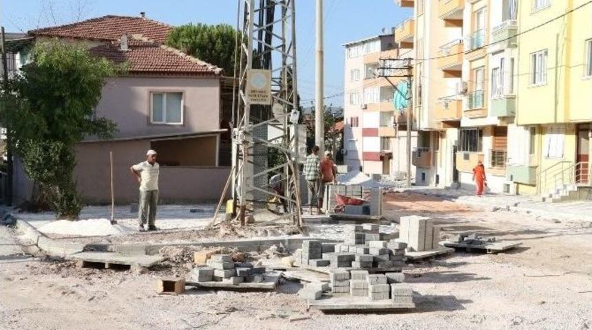 Soma&rsquo;da Kilit Parke Taşı D&ouml;şeme &Ccedil;alışmaları