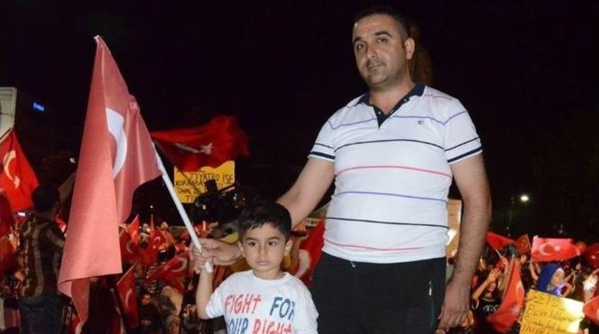 Demokrasi Şehidinin Oğlu Bir An Olsun Meydanları Bırakmıyor
