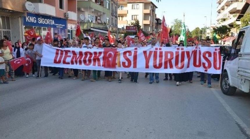 Sapanca&rsquo;da Demokrasi Y&uuml;r&uuml;y&uuml;ş&uuml;