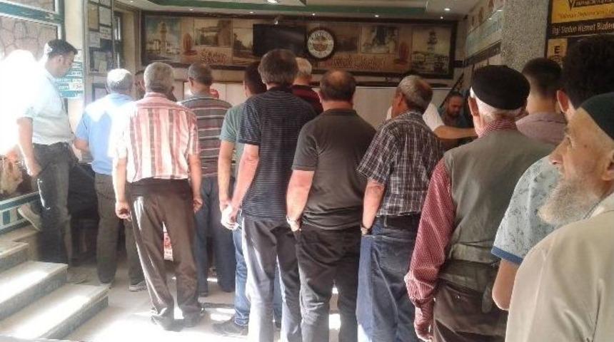 Ekmek Kuyruğu Değil, Lezzet Kuyruğu