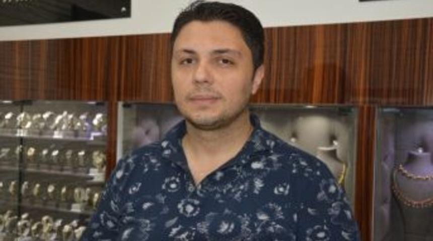 D&uuml;ğ&uuml;nlerde Artık Altın Yerine Para Takılıyor