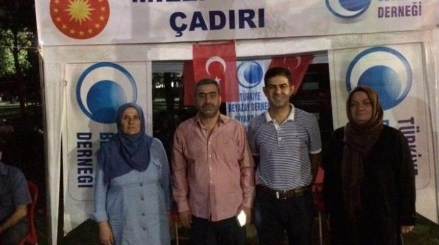 Beyazay Derneği Diyarbakır Şubesi’nden Demokrasi Nöbetine Destek