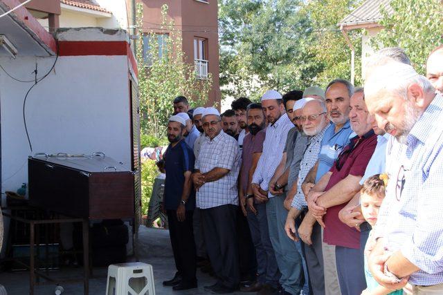 Sakarya'daki kazada ölen tamirci, iş yerinin önünden son yolculuğa uğurlandı