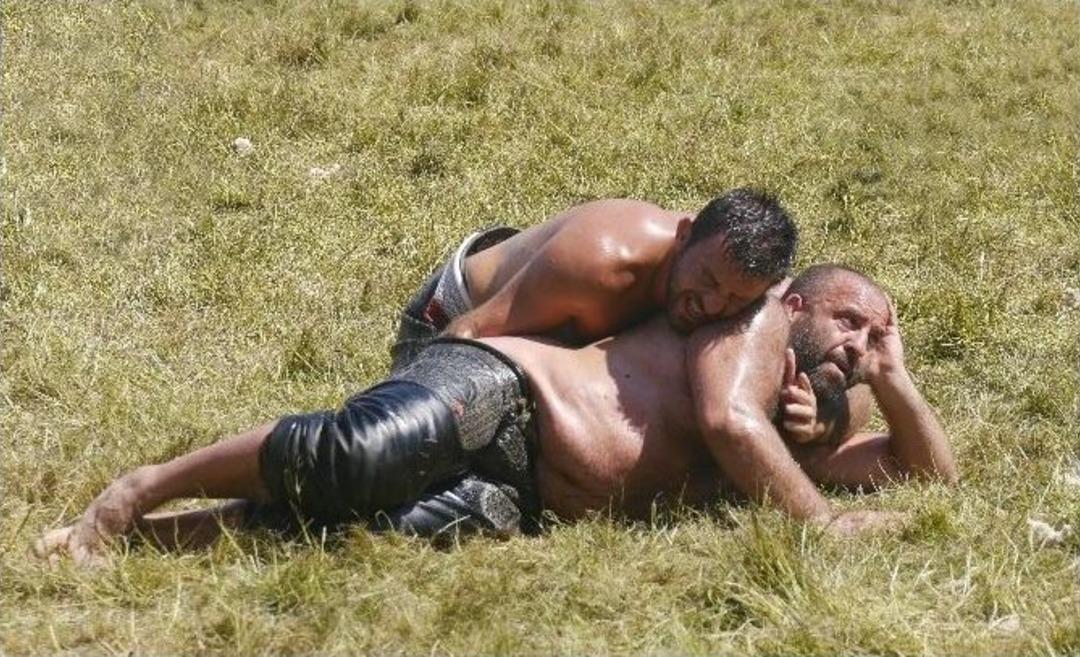 Er Meydanı&rsquo;nda Başpehlivanlık İkinci Tur G&uuml;reşleri Sona Erdi