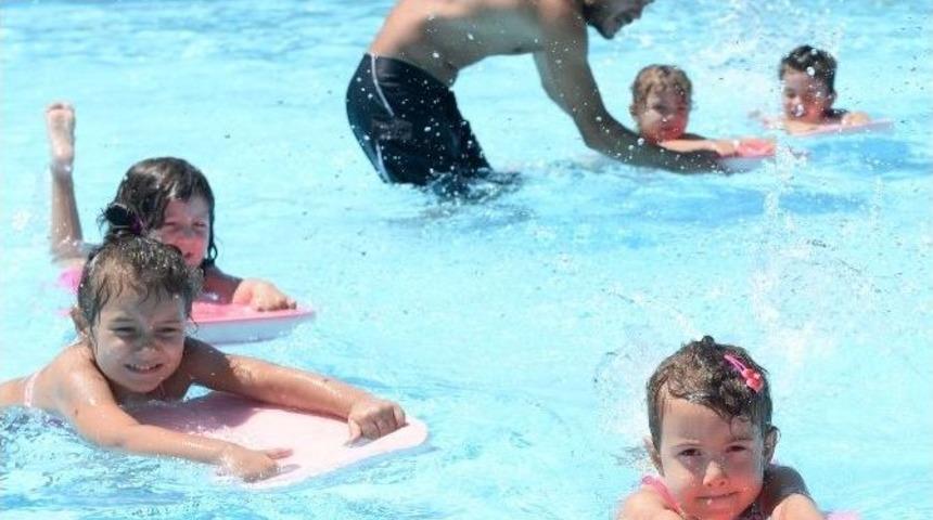 Minik Kulaçların Sertifika Heyecanı