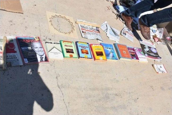 Dursunbey Myo’da Fetö’ye Ait Kitaplar Bulundu G2