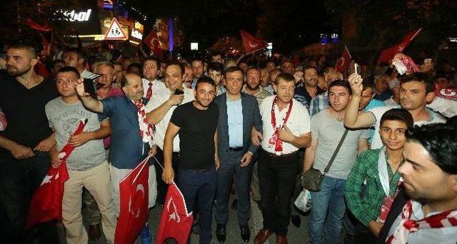 Genç: “demokrasi Nöbeti, Sınırda Tutulan Nöbet Kadar Kutsaldır”