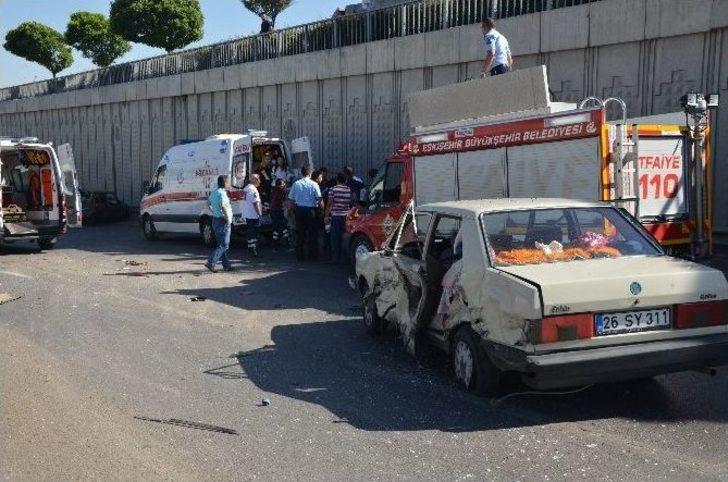 Eskişehir’de Zincirleme Trafik Kazası: 8 Yaralı G3