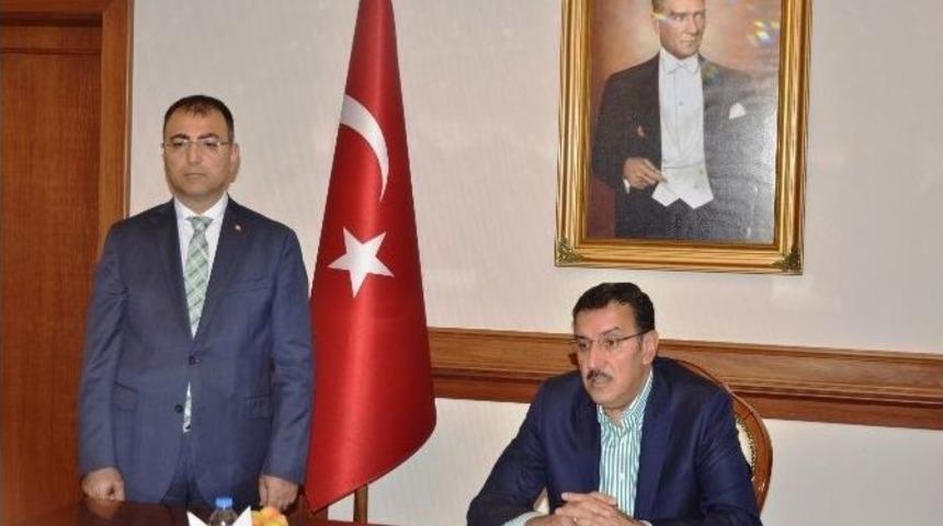 G&uuml;mr&uuml;k Ve Ticaret Bakanı B&uuml;lent T&uuml;fenkci: