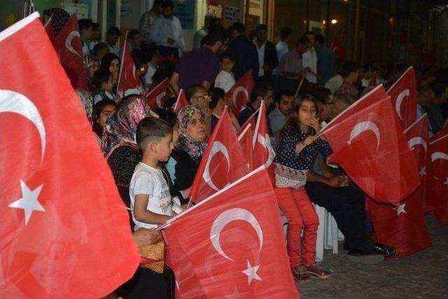 Bitlis İhh’dan Darbe Teşebbüsüne Karşı Duran Halka Etli Nohutlu Pilav İkramı