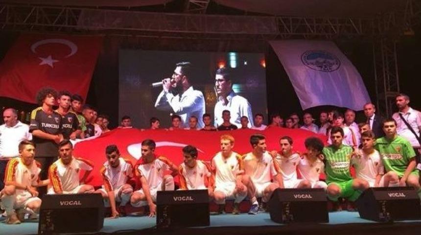 Kayserispor Demokrasi N&ouml;beti İ&ccedil;in Meydana İndi