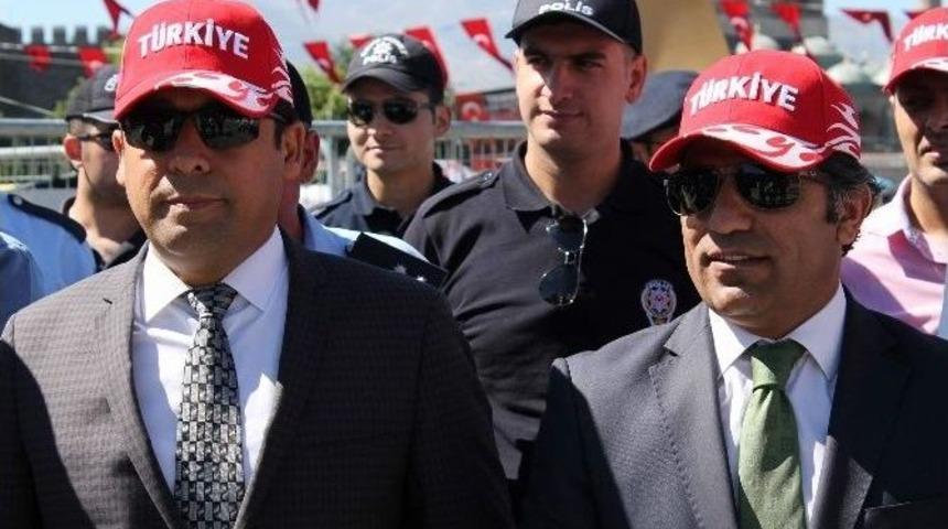 Basında Sans&uuml;r&uuml;n Kaldırılışının 108. Yıl D&ouml;n&uuml;m&uuml; Polislerle Birlikte Kutlandı