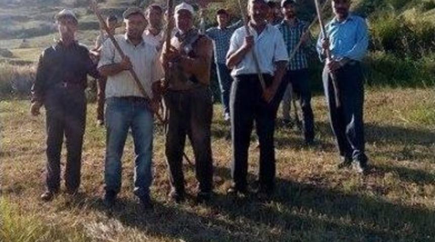 &Ccedil;ift&ccedil;iler Tarlada Dirgenli Demokrasi N&ouml;betinde