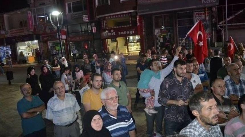 Alaplı&rsquo;da Demokrasi N&ouml;beti S&uuml;r&uuml;yor