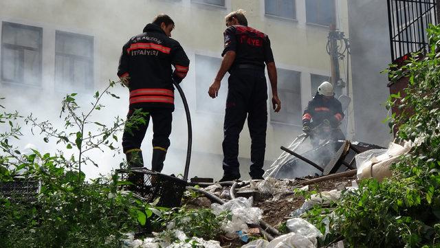 Trabzon'da baraka yangını korkuttu