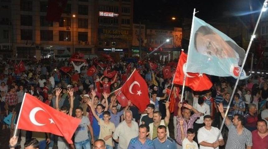 Kilis&rsquo;te Demokrasi N&ouml;beti S&uuml;r&uuml;yor