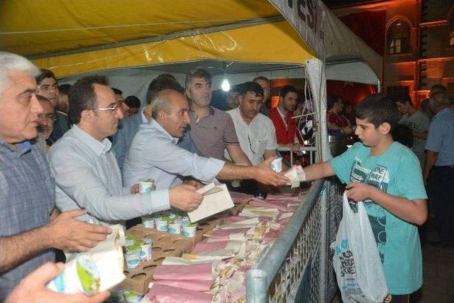 Kilis’te Demokrasi Nöbeti Sürüyor