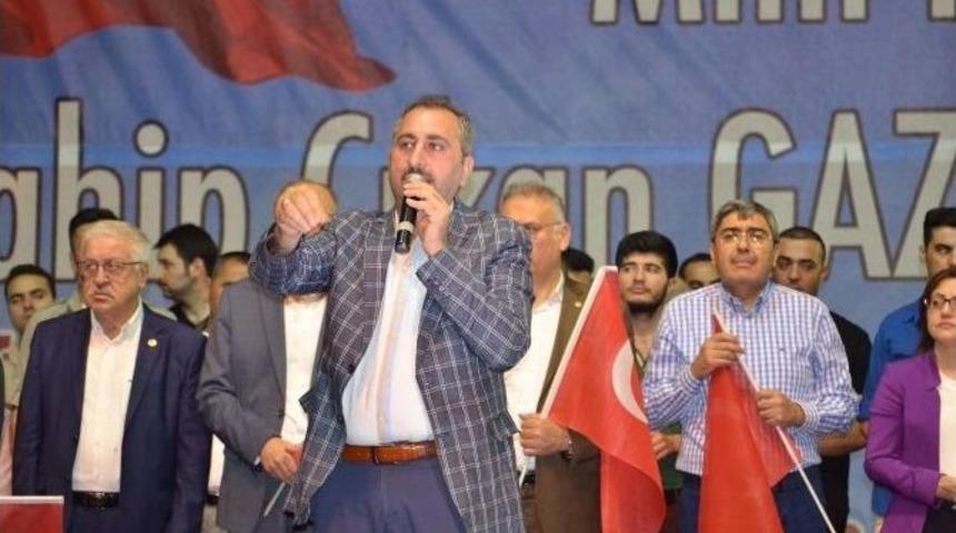 Ak Partili Abdulhamit G&uuml;l: &ldquo;fet&ouml;&rsquo;ye Yapılan Operasyonlarda Ekmeğinin Peşinde Koşan Vatandaşlar Mağdur Edilmeyecek&rdquo;