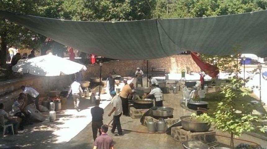 Baba Sultan&rsquo;da 639 Yıllık Gelenek Bu Yıl Da Bozulmadı