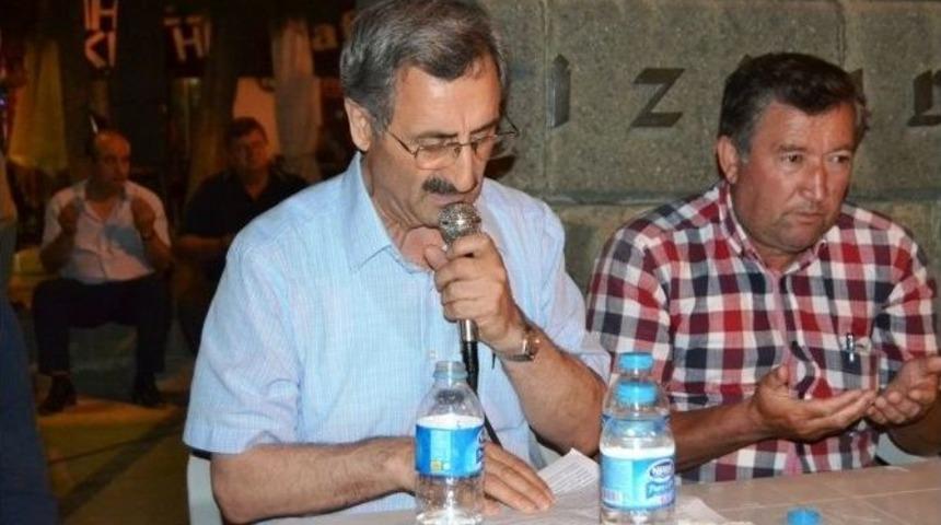 Ayvalık&rsquo;taki Demokrasi N&ouml;betinde Mevlid-i Şerif Okunup Pilav Dağıtıldı