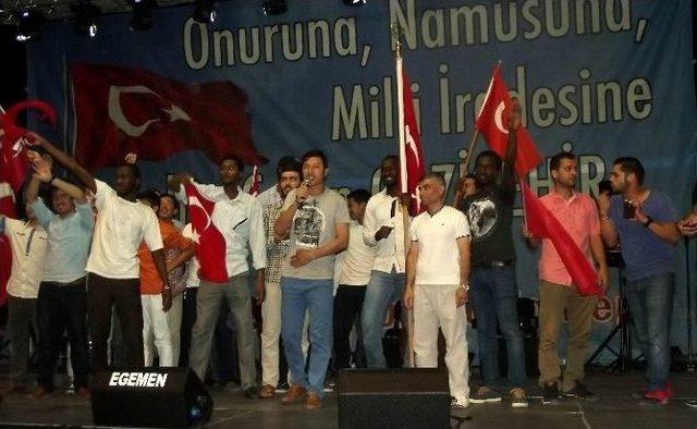 Afrikalı Öğrencilerden Demokrasi Nöbetine Destek