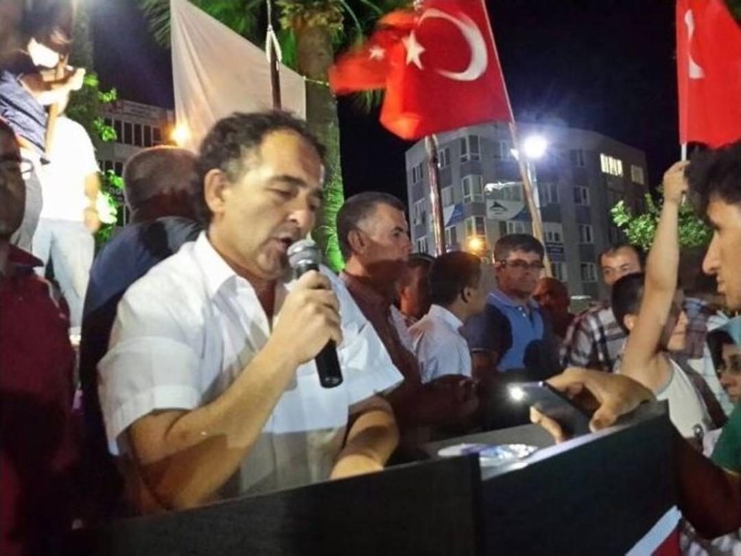 Edremit&rsquo;te Demokrasi N&ouml;betinde Meydan Boş Kalmıyor.