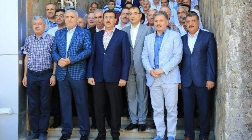 Bakan T&uuml;fenkci, Malatya&rsquo;da Belediye Başkanları İle Bir Araya Geldi