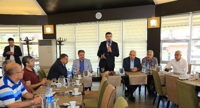 Bakan Tüfenkci, Malatya’da Belediye Başkanları İle Bir Araya Geldi
