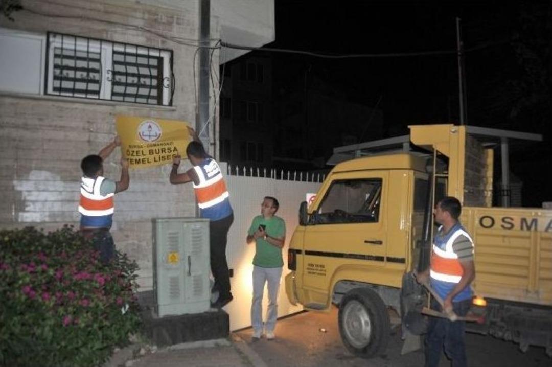 Bursa&rsquo;da Fet&ouml; Okullarının Tabelaları S&ouml;k&uuml;ld&uuml;