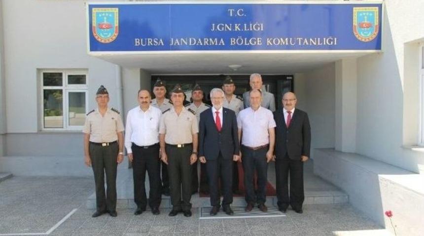 U&uuml;&rsquo;den Garnizona Ziyaret