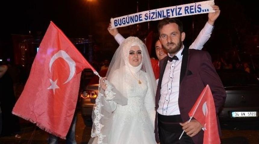 D&uuml;zce&rsquo;de Gelin Ve Damatlar, D&uuml;ğ&uuml;nden &Ccedil;ıkıp Demokrasi N&ouml;betine Geldiler