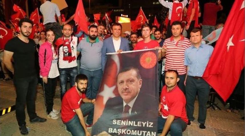 Başkan Gen&ccedil;: "hainlerin K&ouml;kleri Kazınacak"