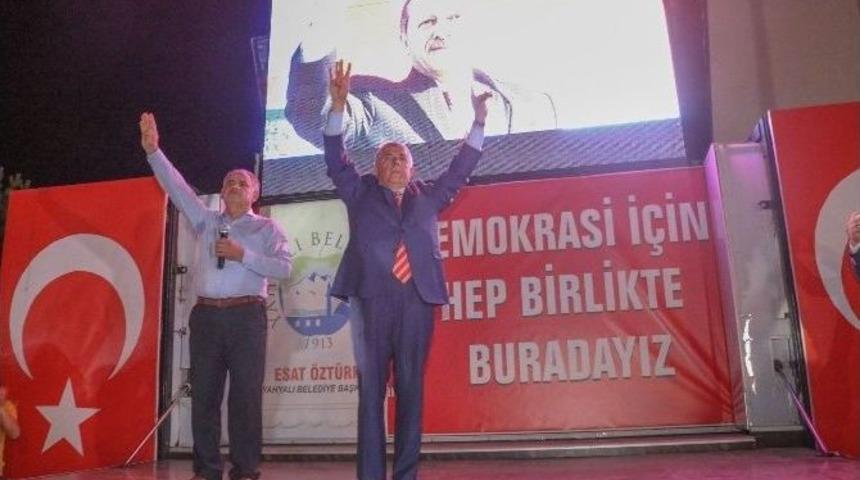 Milli İrade Meydanı&rsquo;nda N&ouml;bet Devam Ediyor