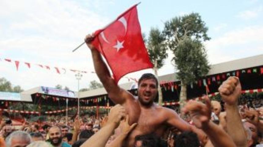 Recep Kara: "er Meydanı&rsquo;nın Yiğitleri Olarak Gerekirse V&uuml;cutlarımızı Tankın &Ouml;n&uuml;ne Siper Ederiz"