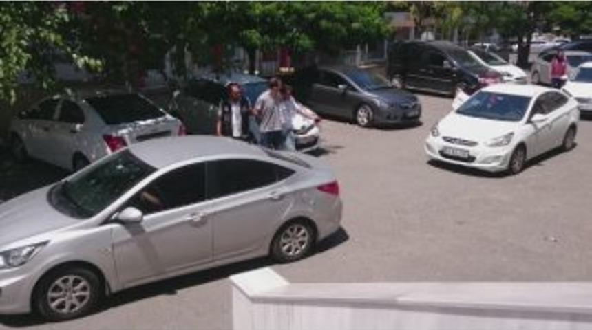 Fet&ouml;&rsquo;ye Ait Dok&uuml;manları Yakarken Yakalanan Ş&uuml;pheliler Tutuklandı