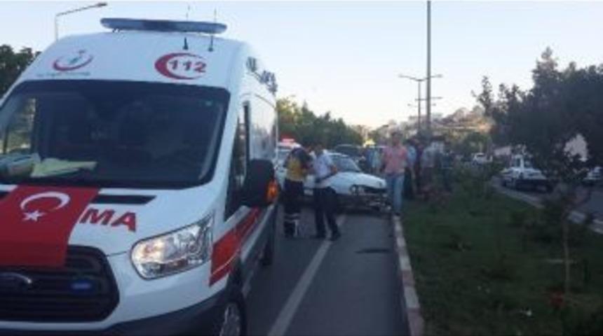 D&uuml;ğ&uuml;n Konvoyunda Kaza: 1 Yaralı