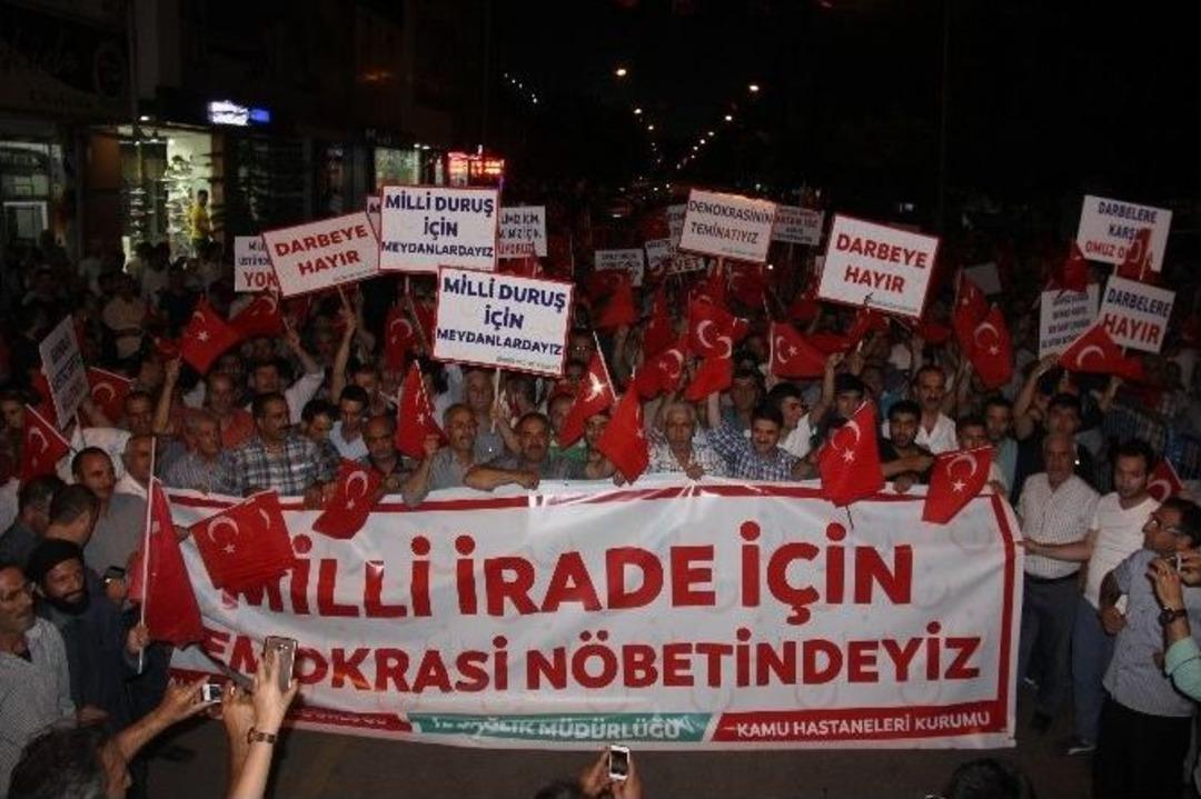 Sağlık&ccedil;ılar Demokrasi N&ouml;betinde