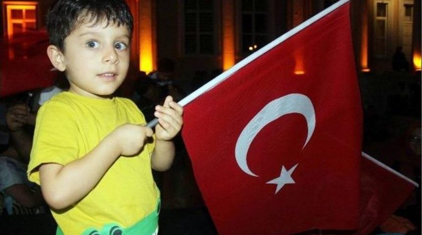 Başbakan Yardımcısı Kurtulmuş: &ldquo;başkomutanımız, &lsquo;yeter Artık, Fet&ouml;&rsquo;n&uuml;n &Ccedil;eteleri Artık Nihayetini Bulmuştur&rsquo; Diyene Kadar, Meydanlarda Demokrasi N&ouml;betine Devam Edeceğiz&rdquo;