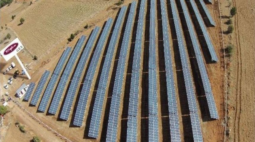 Tuğba, Enerjisini G&uuml;neşten Almaya Başladı