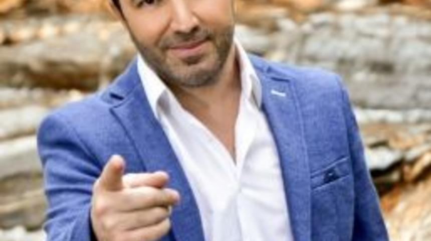 Gen&ccedil; Sanat&ccedil;ı &ldquo;seninleyiz, Yanındayız Tayyip Erdoğan&rdquo; Dedi