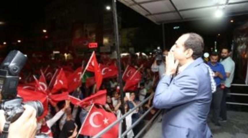 Van&rsquo;da Demokrasi N&ouml;beti Devam Ediyor