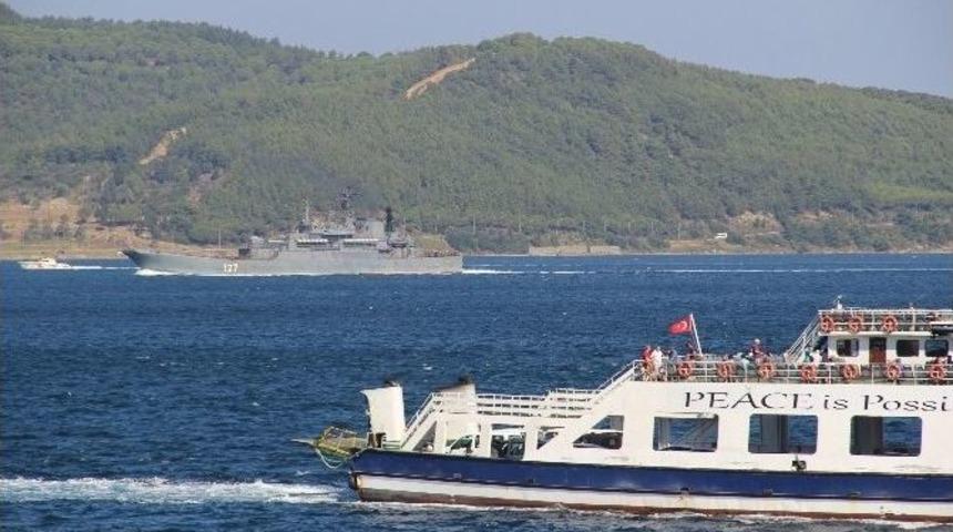 Rus Savaş Gemisi, &Ccedil;anakkale Boğazından Ge&ccedil;ti