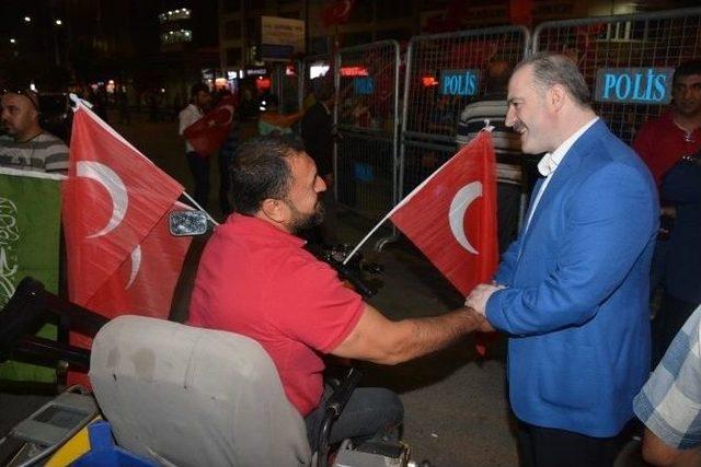 Vatan Sevdası Engel Tanımıyor