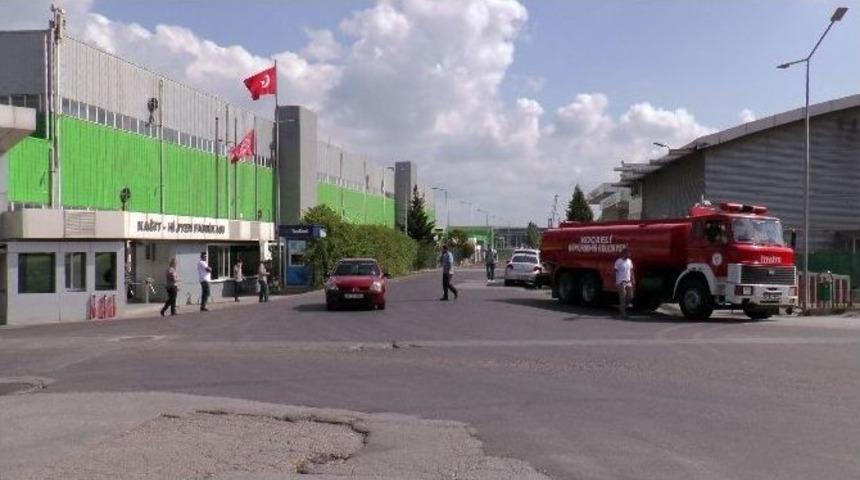 Kocaeli&rsquo;de Kimya Fabrikasında &Ccedil;ıkan Yangın Korkuttu