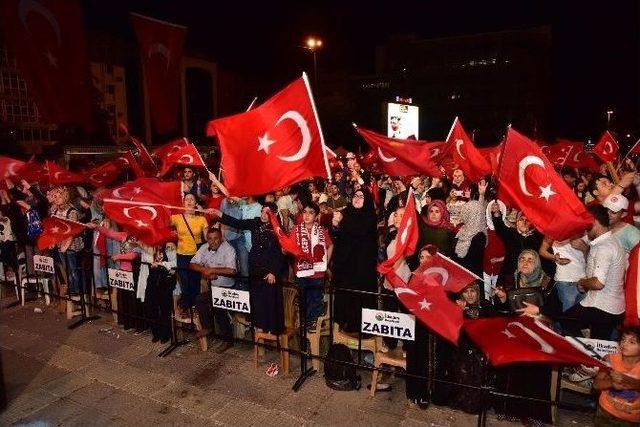 Başkan Yılmaz: “türkiye Dünyaya Demokrasi Dersi Verdi”