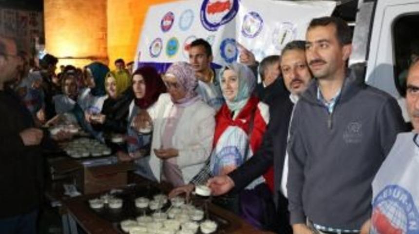 Memur Sen, Milli İrade Şehitlerimizin Anısına S&uuml;tla&ccedil; Dağıttı