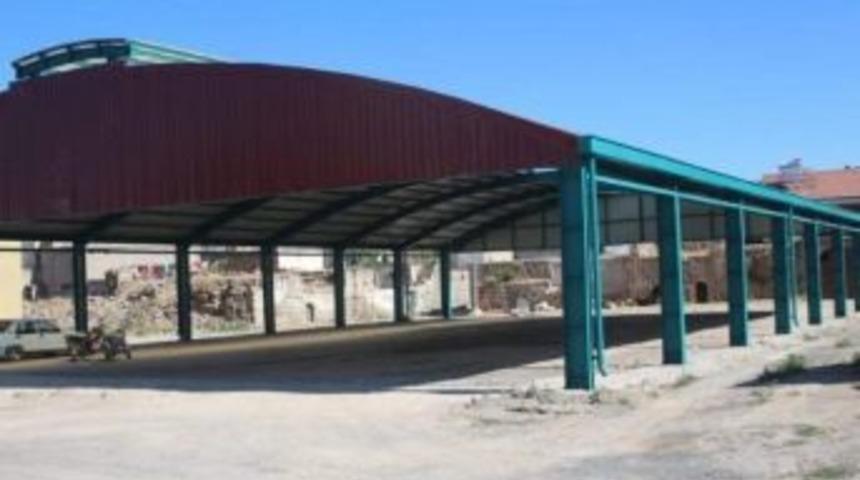 Kaymaklı Kasabasında Kapalı Pazar Yeri Hizmete Sunuldu